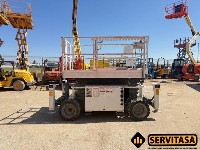 PLATAFORMA ELEVADORA SKYJACK SJ6832RT