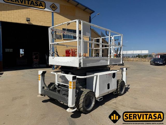 PLATAFORMA ELEVADORA SKYJACK SJ6832RT