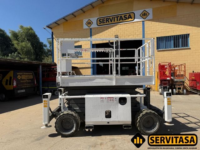 PLATAFORMA ELEVADORA SKYJACK SJ6832RT