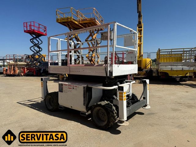 PLATAFORMA ELEVADORA SKYJACK SJ6832RT