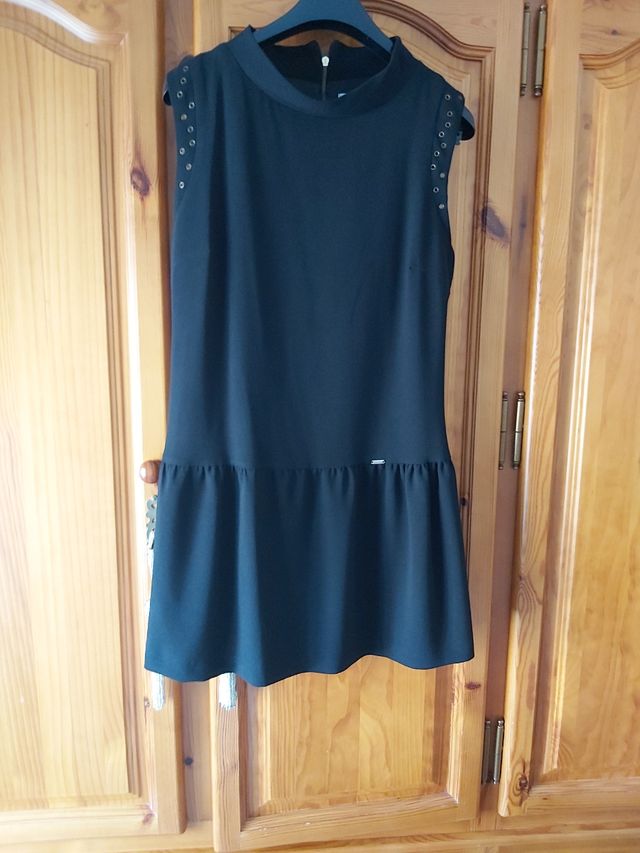 Vestido negro Fórmula Joven