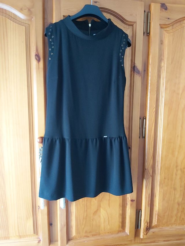 Vestido negro Fórmula Joven