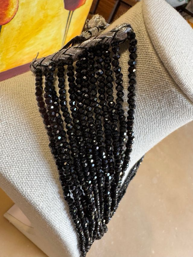 Collana Indiana a 12 fili in Spinello nero 