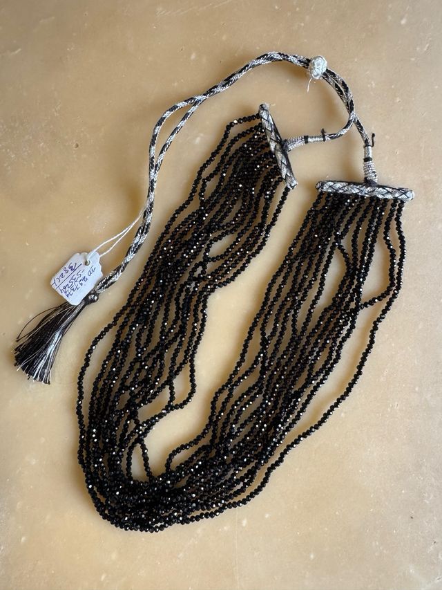 Collana Indiana a 12 fili in Spinello nero 