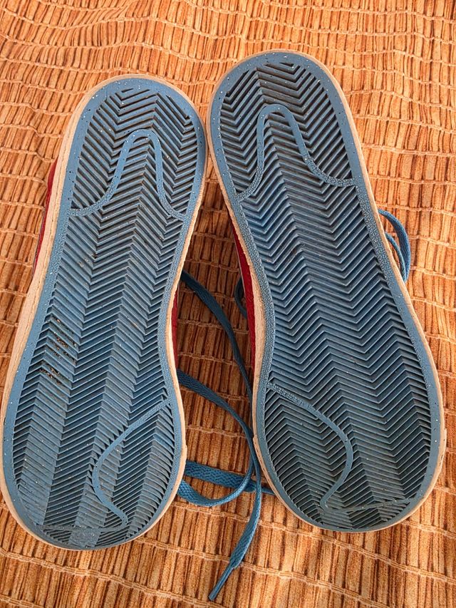 Zapatillas Nike Blazer Mid Suede rojas y azules