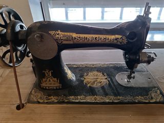 Máquina coser Singer antigua