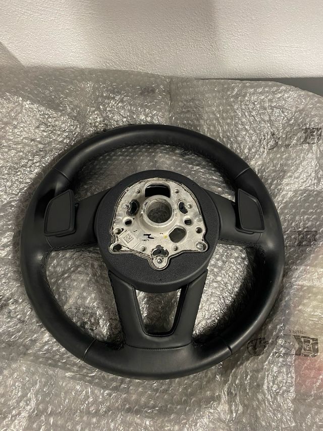 Volante Audi a1 a3 a4 a5 q2 q5 pelle e paddle