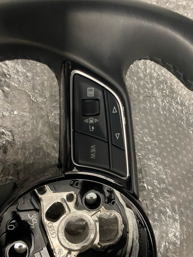 Volante Audi a1 a3 a4 a5 q2 q5 pelle e paddle