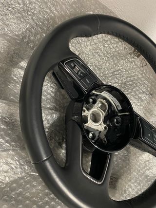 Volante Audi a1 a3 a4 a5 q2 q5 pelle e paddle