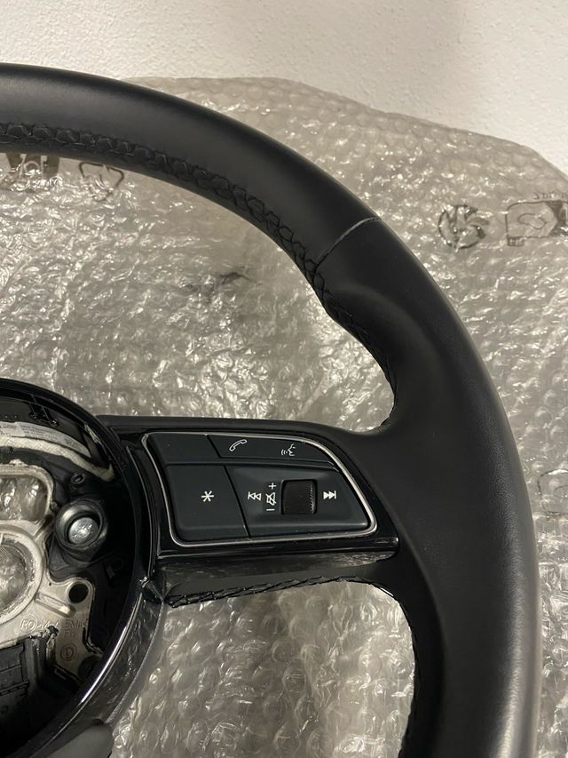 Volante Audi a1 a3 a4 a5 q2 q5 pelle e paddle