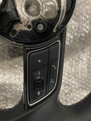 Volante Audi a1 a3 a4 a5 q2 q5 pelle e paddle