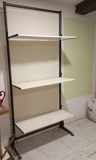 2 Estanterías metálicas 3 baldas