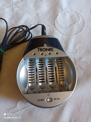 Cargador pilas TRONIC