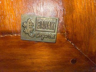 Vitrinas Banak Importa marrón