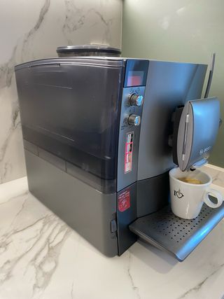 Cafetera Bosch Automática TES506