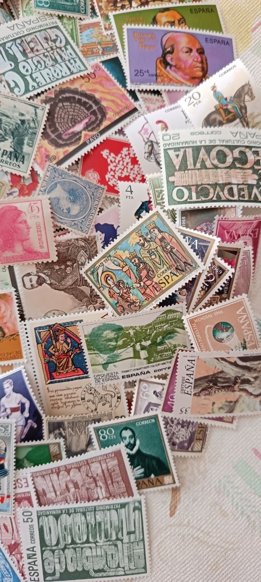 250 Sellos España: ¡Sin usar!. No hay repetidos
