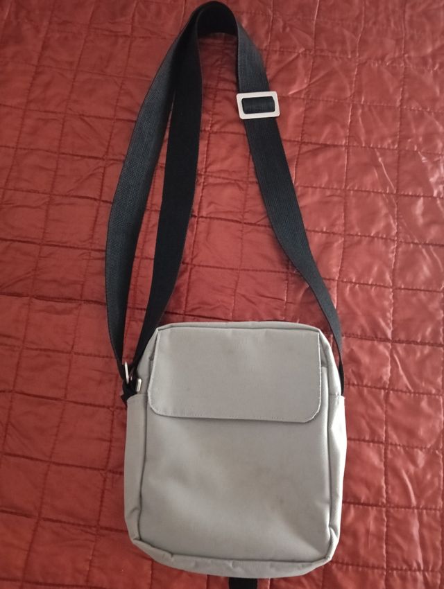 Bolso Roncato bandolera beige