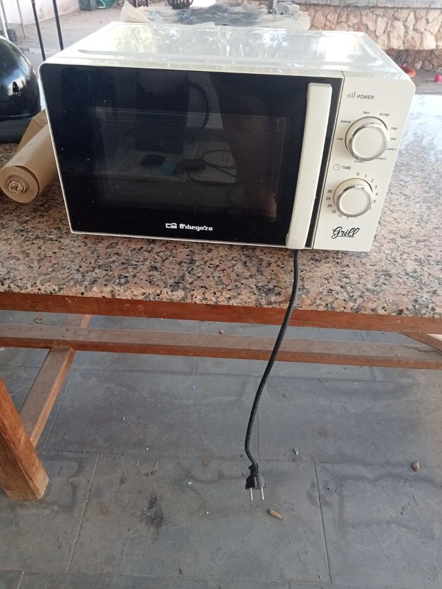 Microondas Orbegozo Grill