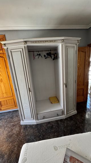 Armario madera blanco-marrón
