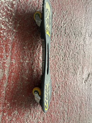 Monopatín Raider Wave usado
Patinete de dos ruedas