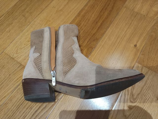Botines ante beige talla 39