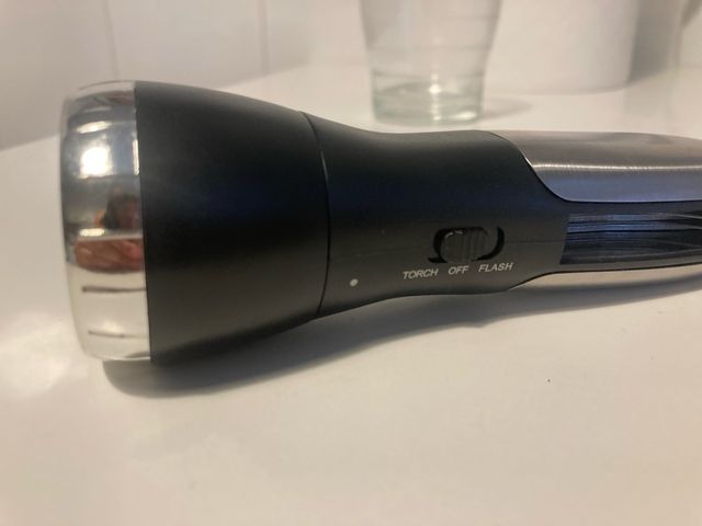 Linterna multiusos 12 en 1