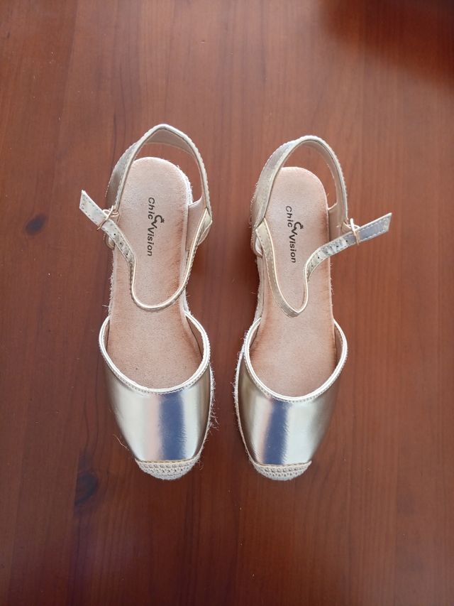 Zapato tipo cuña, colir Dorado Nº37