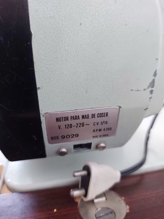 Máquina coser Singer 250 con pedal