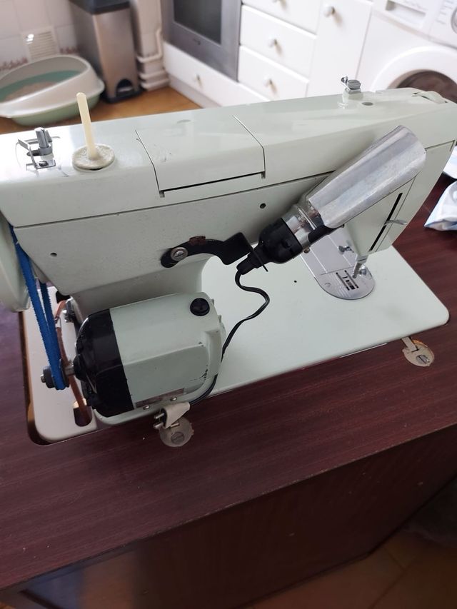 Máquina coser Singer 250 con pedal