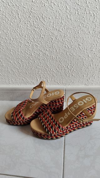 Giossepo sandalias de cuña multicolor, talla 39 