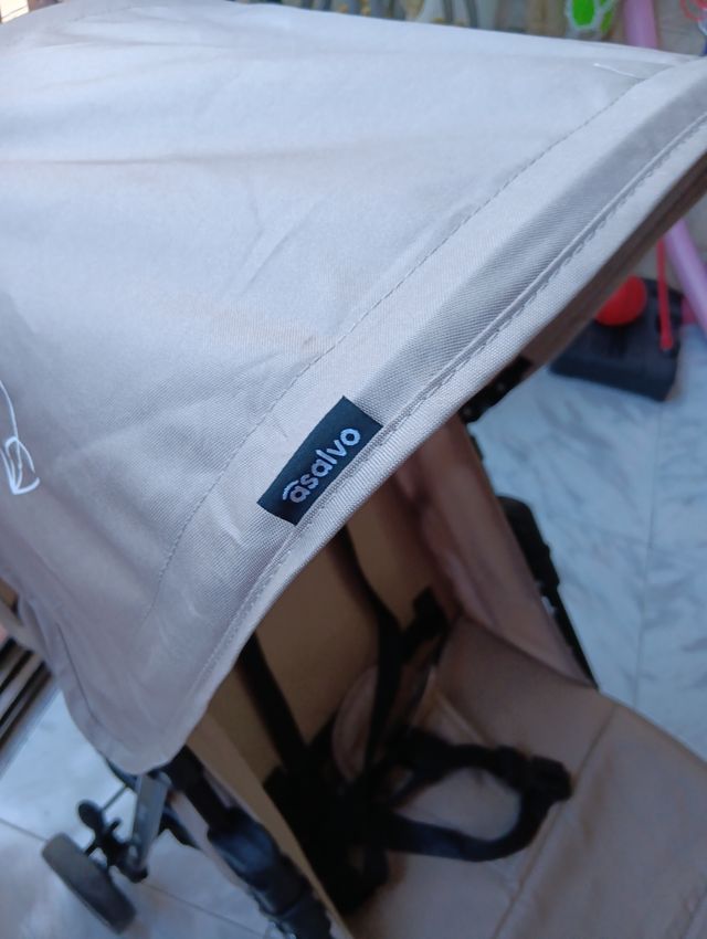 Silla paseo bebé ligera,máximo 15 kilos.