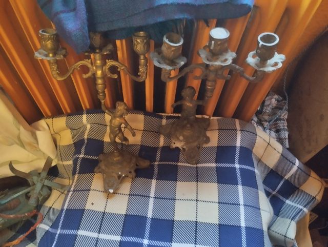 2 Candelabros antiguos dorados