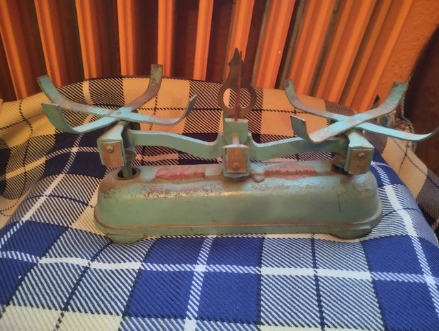 Balanza Antigua de Metal