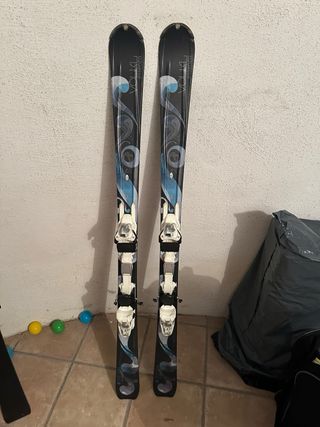 Esquís Völkl Essenza Mujer (derecha del todo)