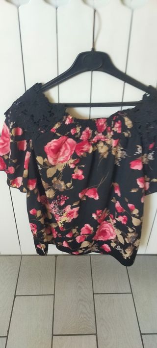 Blusa nera fiori pizzo
