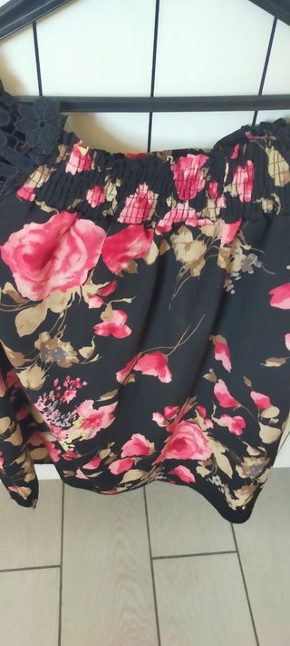 Blusa nera fiori pizzo