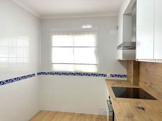 Casa adosada en alquiler en Gines