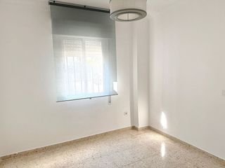 Casa adosada en alquiler en Gines