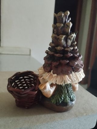 Gnomo Decorativo Con Pigna