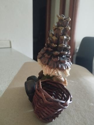 Gnomo Decorativo Con Pigna