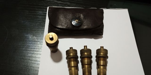 Válvulas de desinflado (3) + estuche