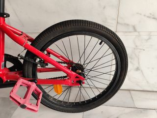 Bicicleta BMX roja