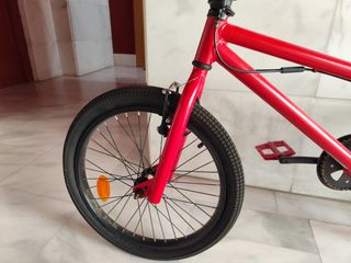 Bicicleta BMX roja