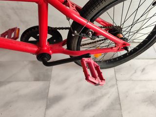 Bicicleta BMX roja