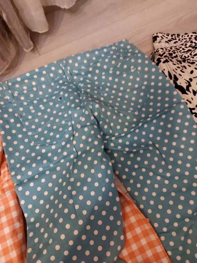 3 Pantaloni elasticizzati: Arancione, Azzurro, Leo