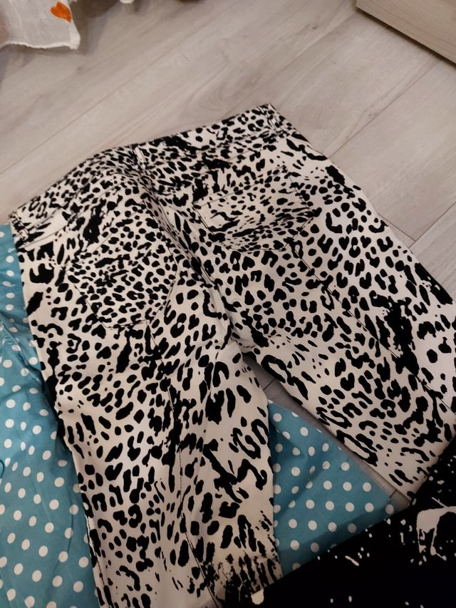 3 Pantaloni elasticizzati: Arancione, Azzurro, Leo