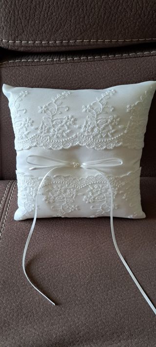 Cuscino portafedi pizzo bianco