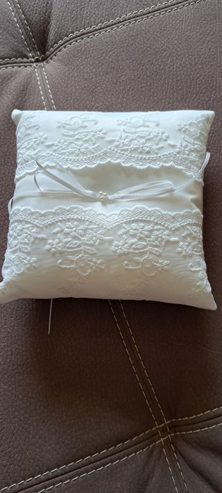 Cuscino portafedi pizzo bianco