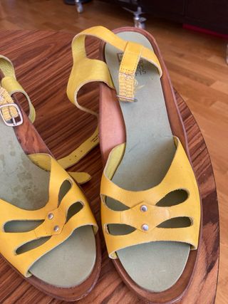 Sandalias CAMPER amarillas tacón