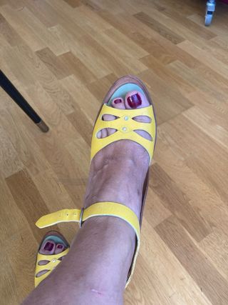 Sandalias CAMPER amarillas tacón